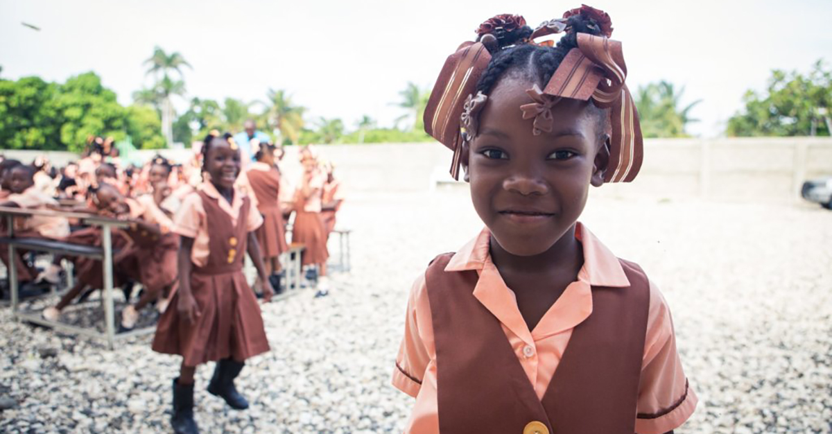 如何用纸笔帮助海地和平