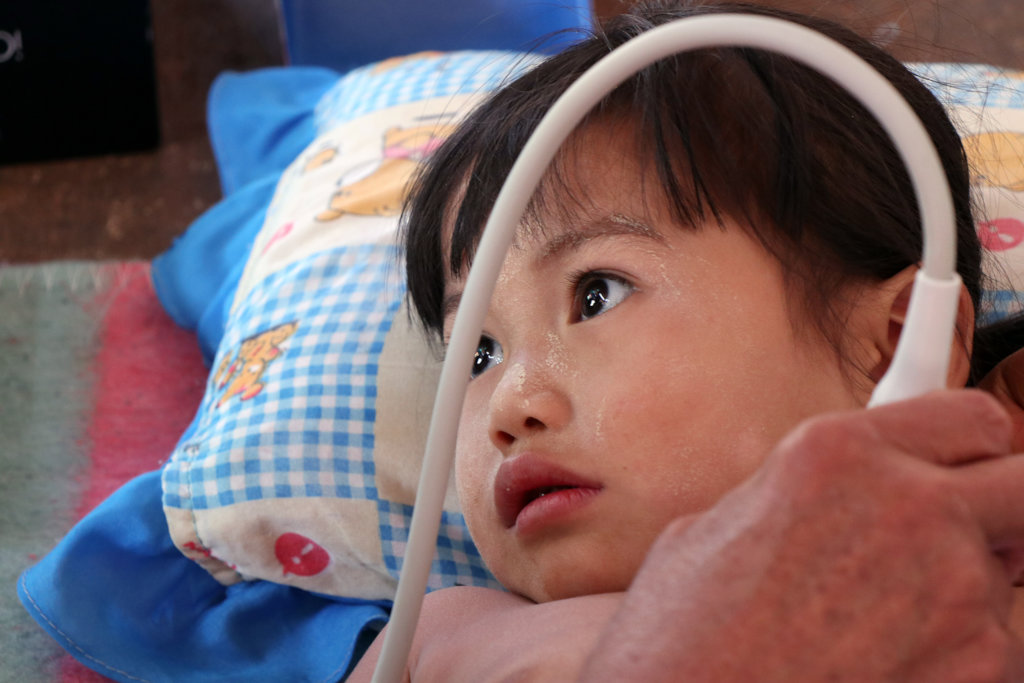 拯救患有心脏病的缅甸难民儿童。
