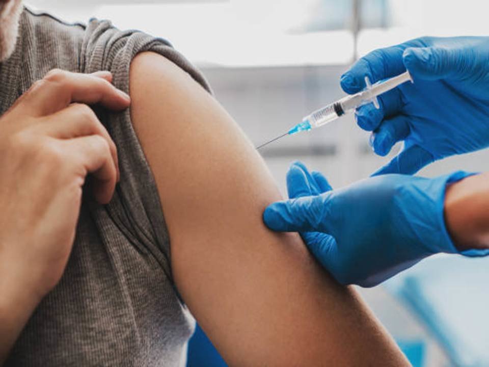 接种疫苗，阻止新冠病毒在印度的传播