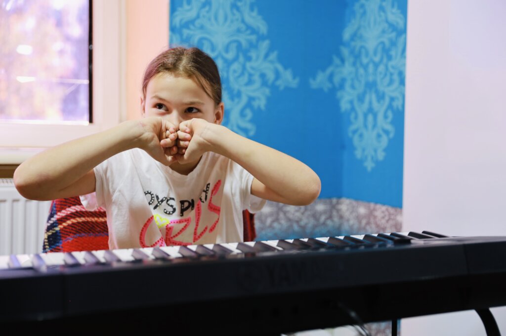 Tanya和她的真钢琴，摩尔多瓦难民中心