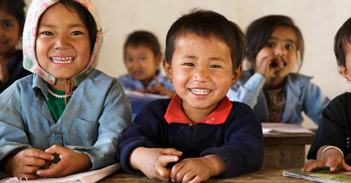 微笑的孩子代表成功的“捐赠星期二”活动