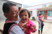 在中国，孤儿被寄养到充满爱的家庭
