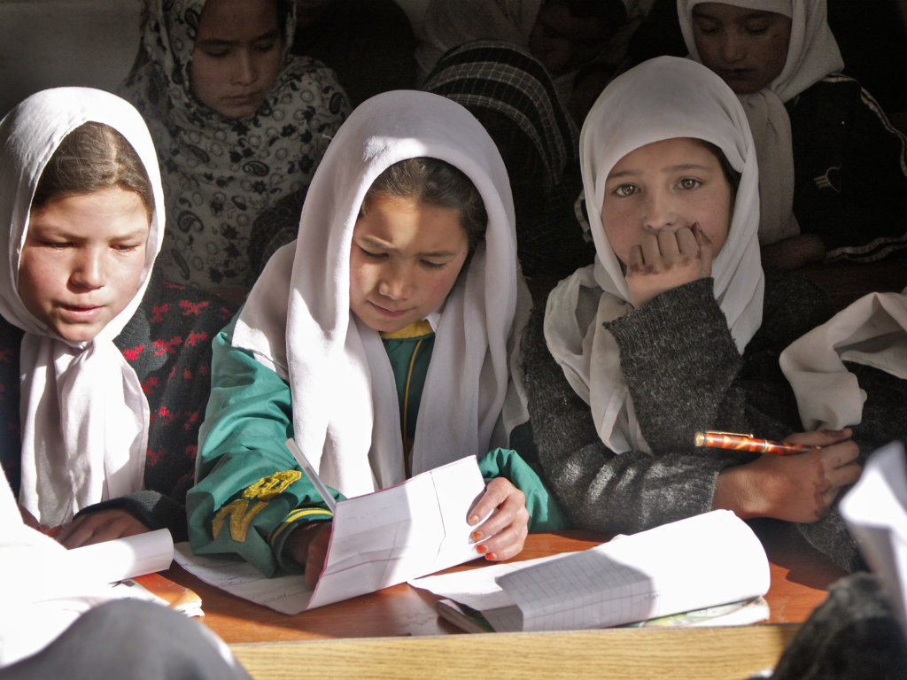 促进阿富汗和平:教育妇女和女童
