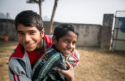 尼泊尔6000名流浪儿童:给他们一个家