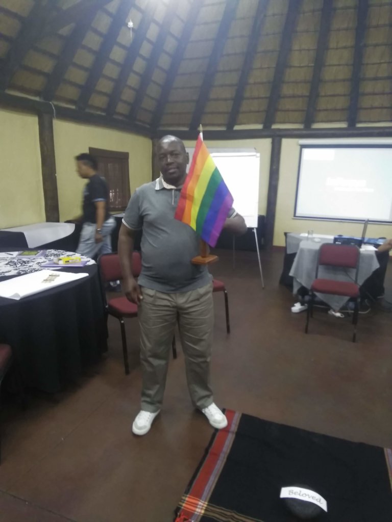 帮助我们在坦桑尼亚争取LGBT+的权利
