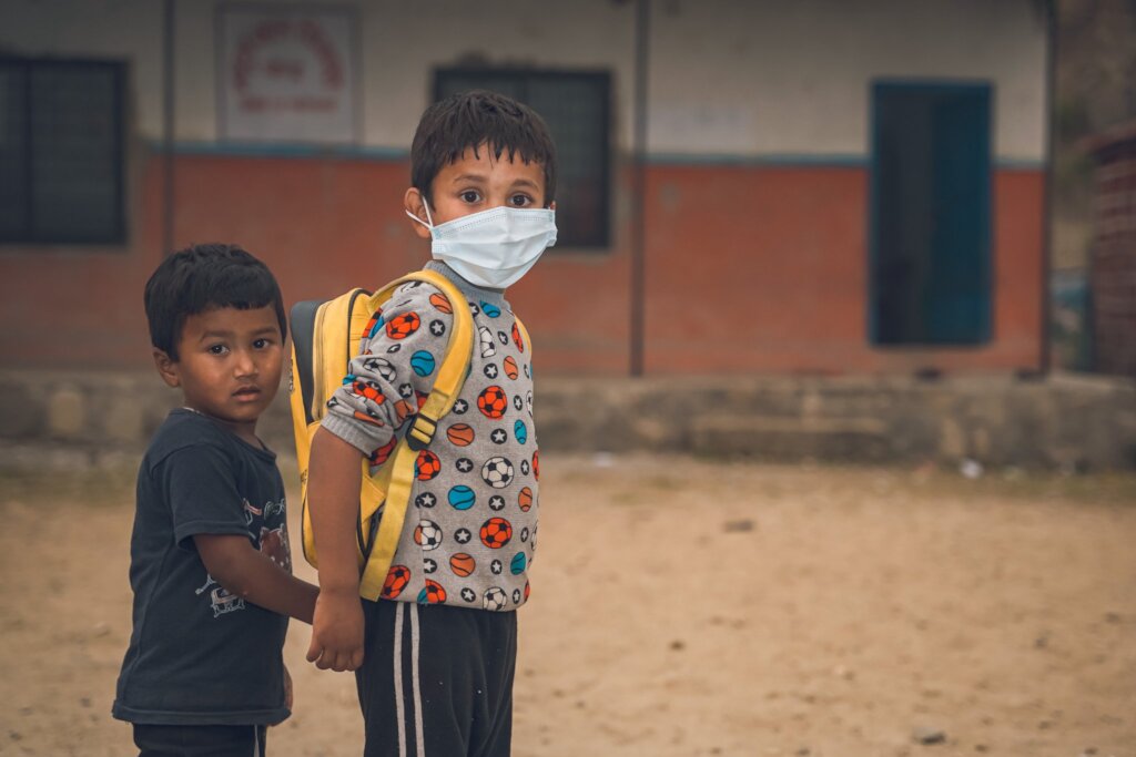 尼泊尔，保护与激励与街道相连的儿童