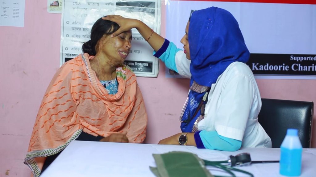 孟加拉国350名硫酸受害者的医院护理