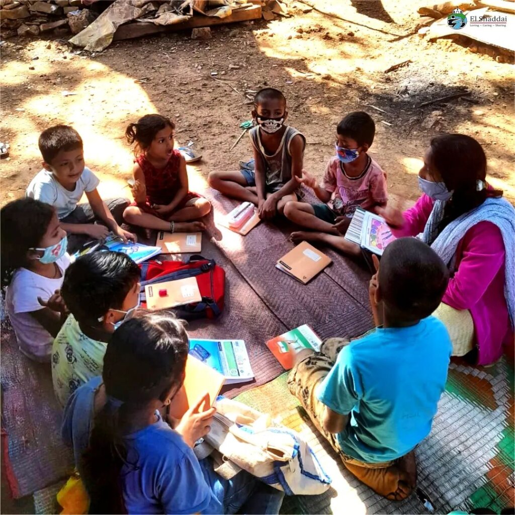 为果阿邦1000名贫民窟儿童提供教育