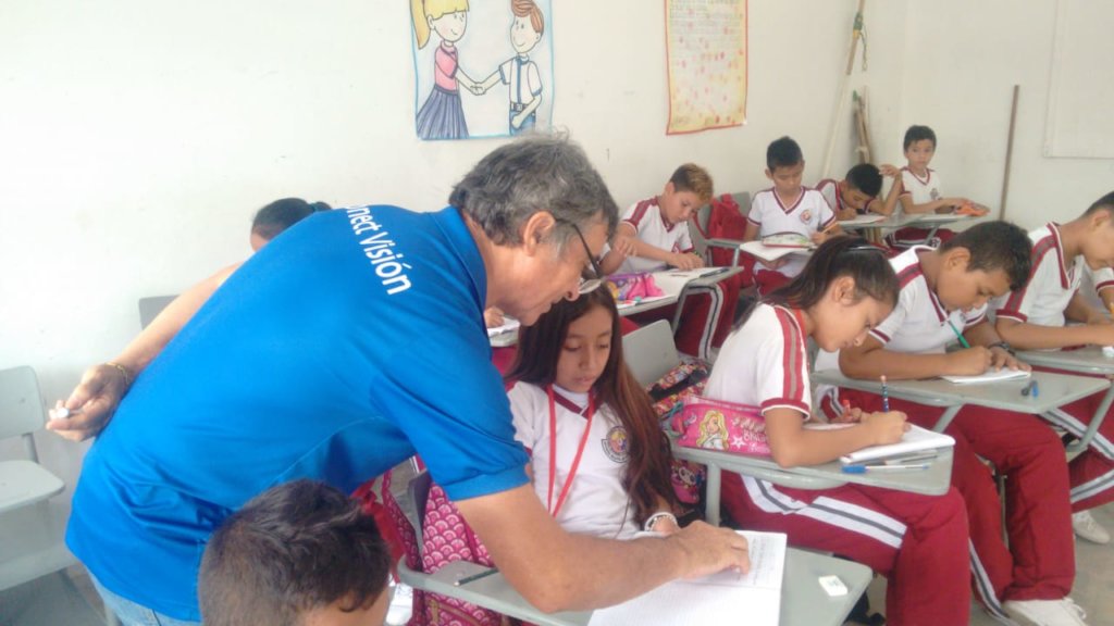 哥伦比亚战区儿童的教育和体育