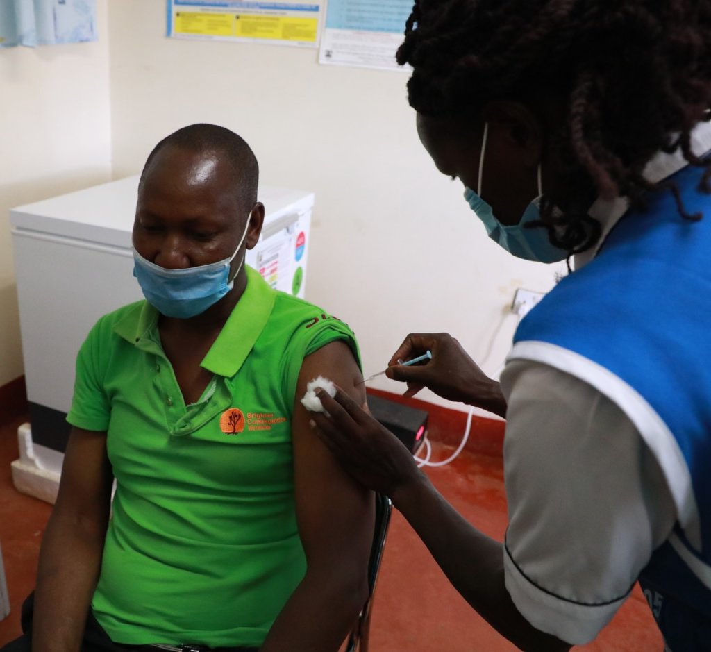 支持肯尼亚农村地区的Covid-19疫苗规划