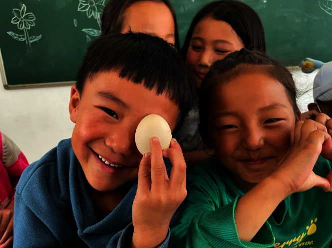 中国农村的孩子每天吃一个鸡蛋