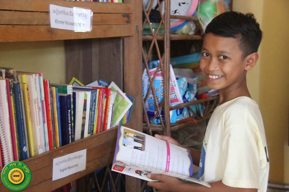 为250名柬埔寨孩子提供图书馆服务!