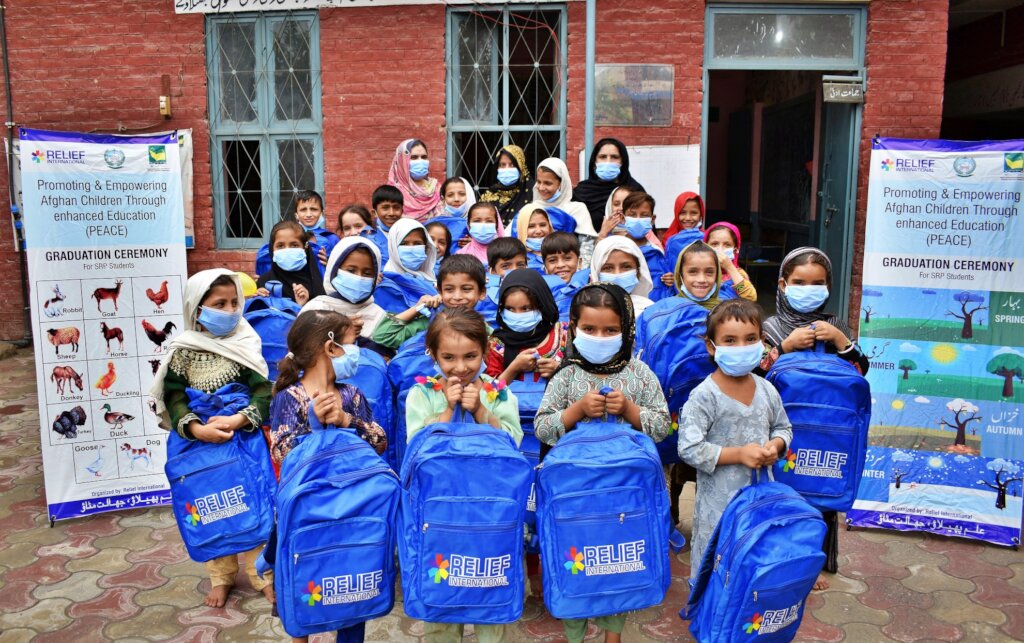 帮助阿富汗儿童在巴基斯坦上学