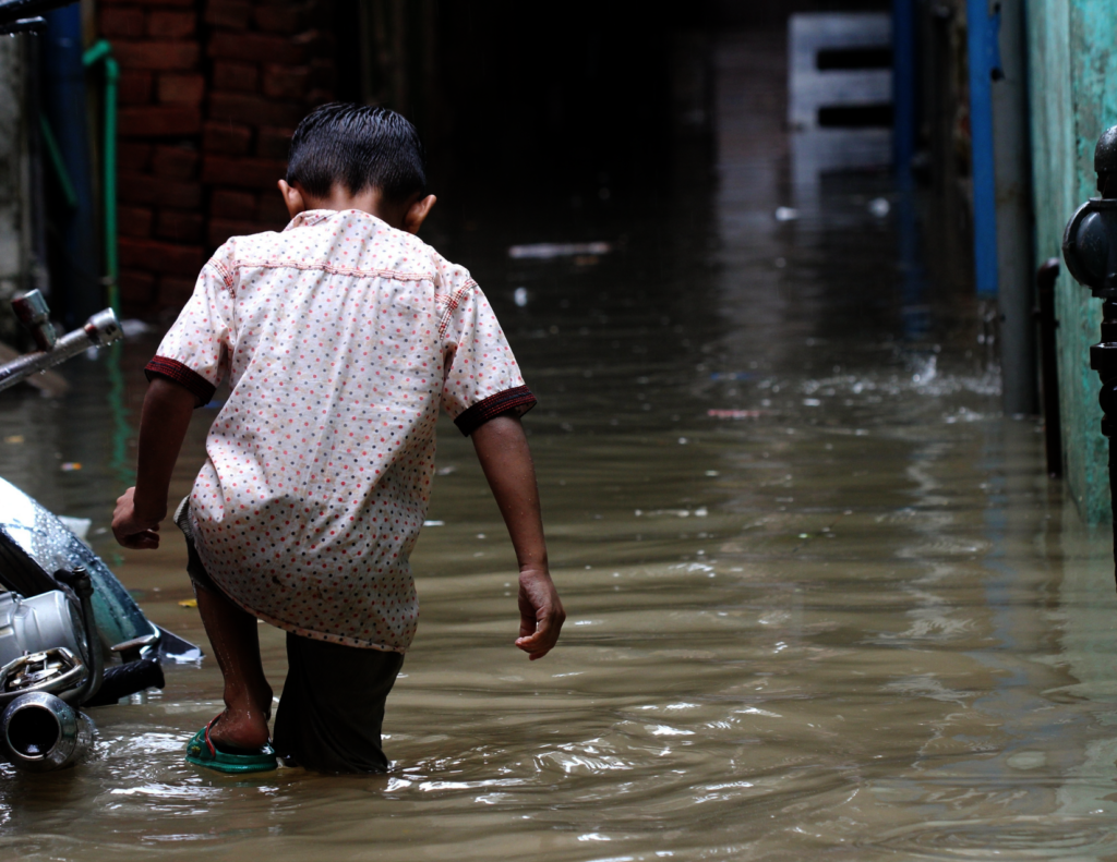巴基斯坦洪灾-帮助空运援助