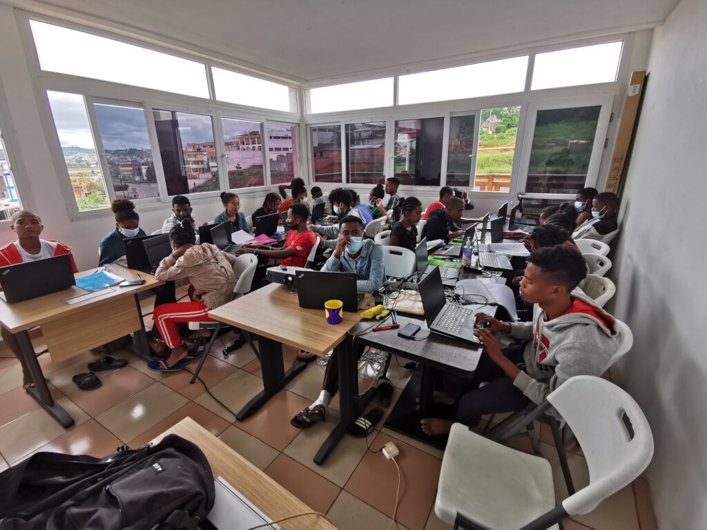 马达加斯加学生-资讯科技就业机会